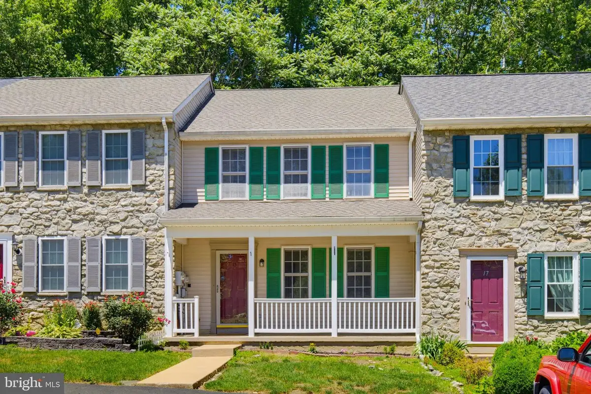 15 Deep Hollow Ln, Lancaster, PA 17603 - #1