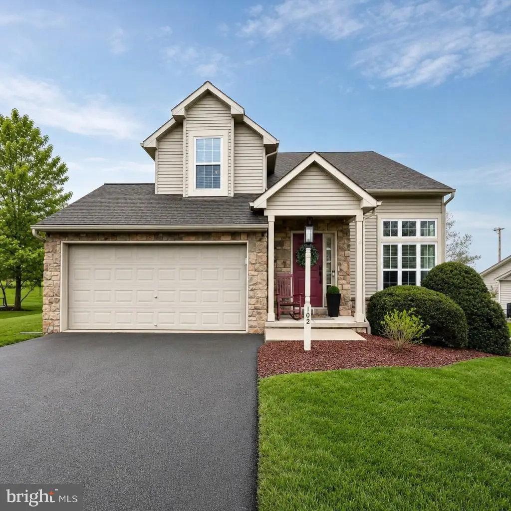 102 Bloomfield Dr, Ephrata, PA 17522 - #1