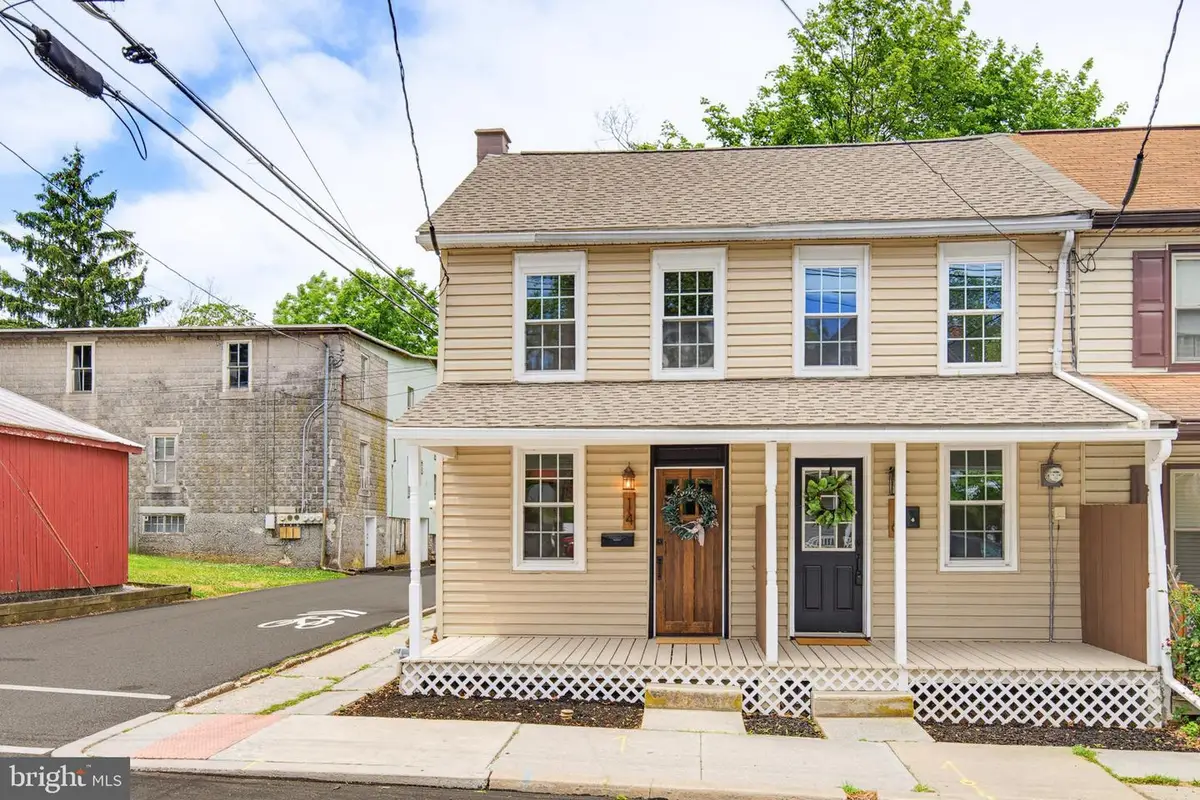 14 N Locust St, Lititz, PA 17543 - #1