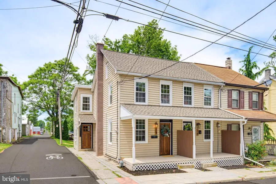 14 N Locust St, Lititz, PA 17543 - #2
