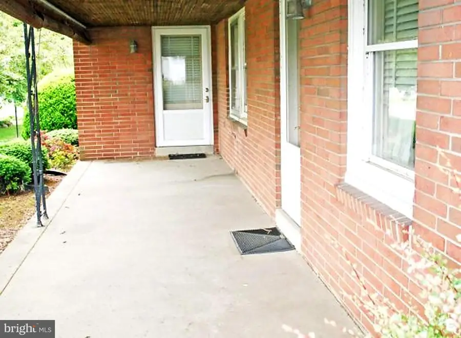 79 Glenbrook Rd, Leola, PA 17540 - #3