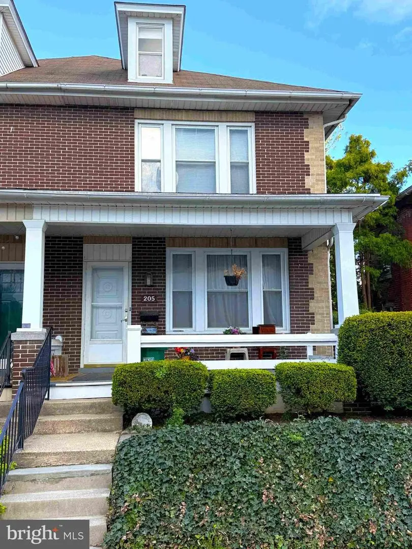 205 Park Ave, Ephrata, PA 17522 - #1