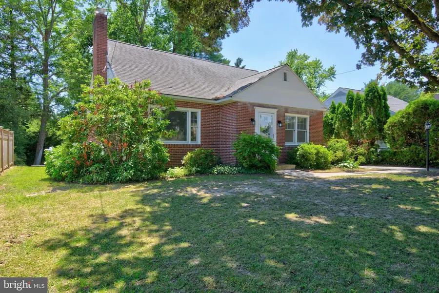 124 Landis Ave, Millersville, PA 17551 - #2