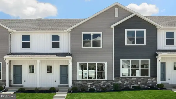 42 N Conifer Dr, ELIZABETHTOWN, PA 17022