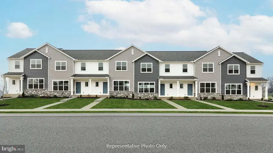 42 N Conifer Dr, Elizabethtown, PA 17022 - #2