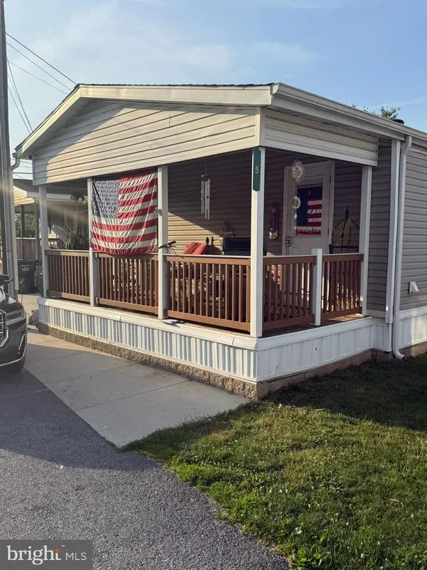 5 Conestoga Mnr, LEOLA, PA 17540