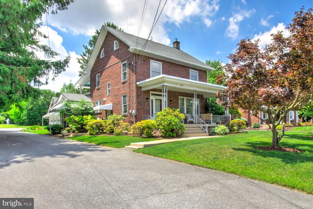 972 W Main St, Ephrata, PA 17522 - #1