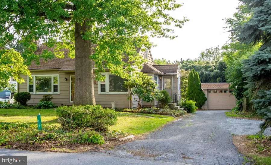14 Crest Ave, Lancaster, PA 17602 - #2