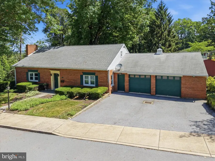 244 Hemlock Rd, Ephrata, PA 17522 - #3