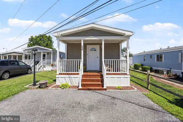 208 Tina Ln, NEW HOLLAND, PA 17557