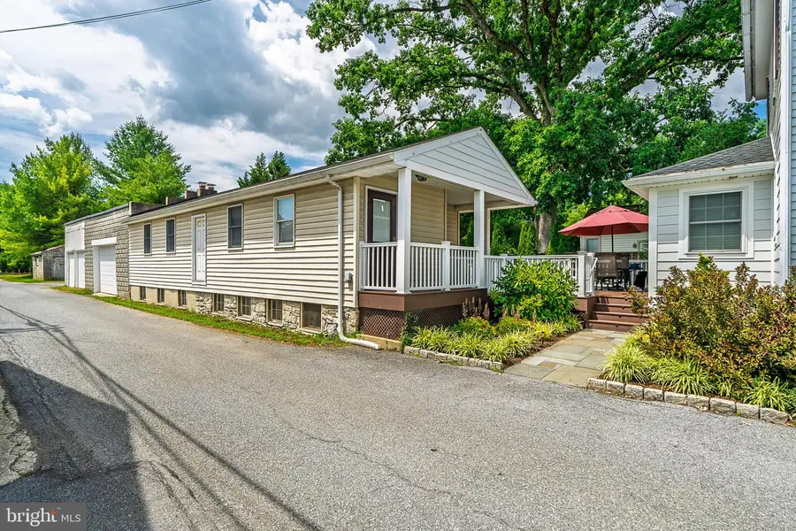 120 W Lemon St, Lititz, PA 17543 - #2