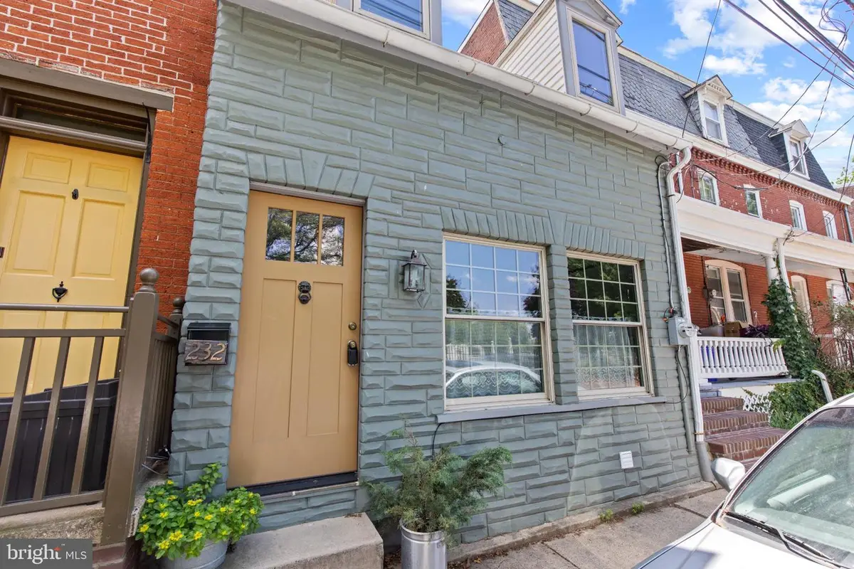 232 E Lemon St, Lancaster, PA 17602 - #1
