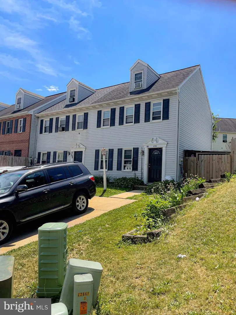 250 Heatherwood Dr, Ephrata, PA 17522 - #1