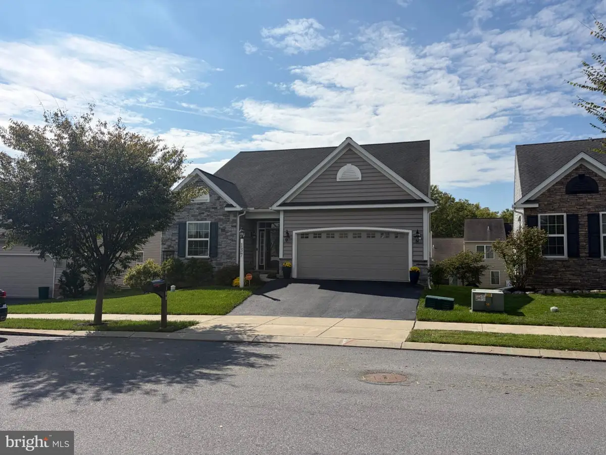 137 Goldenfield Dr, Lancaster, PA 17603 - #1