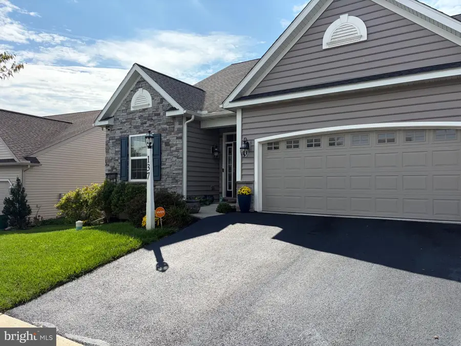 137 Goldenfield Dr, Lancaster, PA 17603 - #3