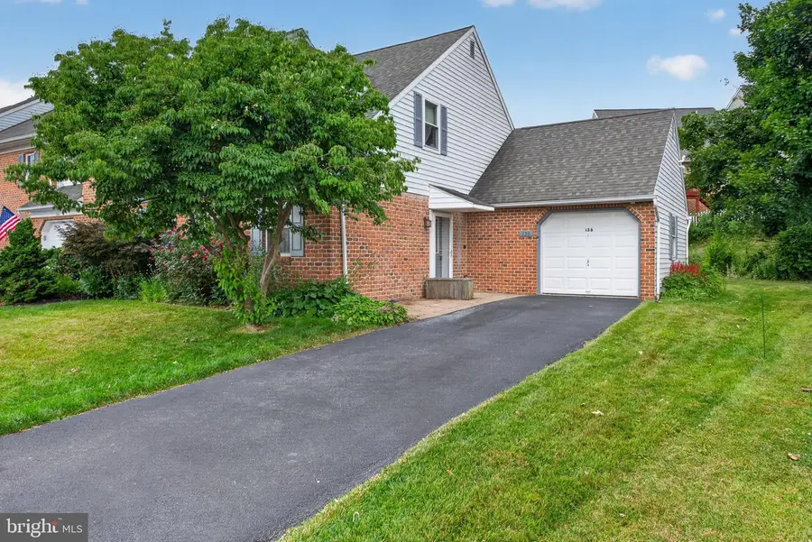 136 Rockford Sq, Mountville, PA 17554 - #2