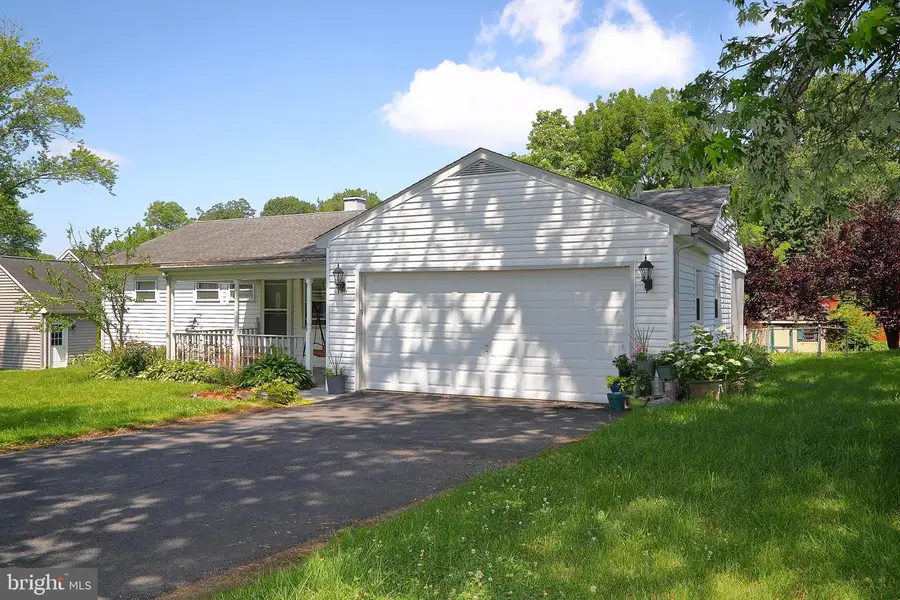 68 Pilgrim Dr, Lancaster, PA 17603 - #2