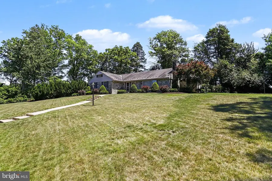 2210 Stratford Rd, Lancaster, PA 17603 - #3