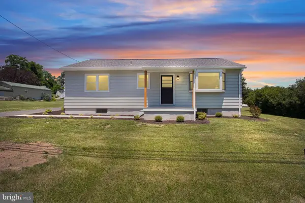 1125 Turnpike Rd, ELIZABETHTOWN, PA 17022