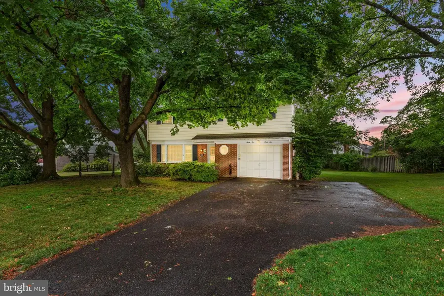 2545 Golden Dr, East Petersburg, PA 17520 - #2