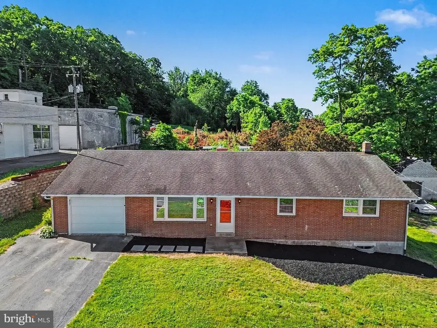 4608 Klinesville Rd, Columbia, PA 17512 - #3