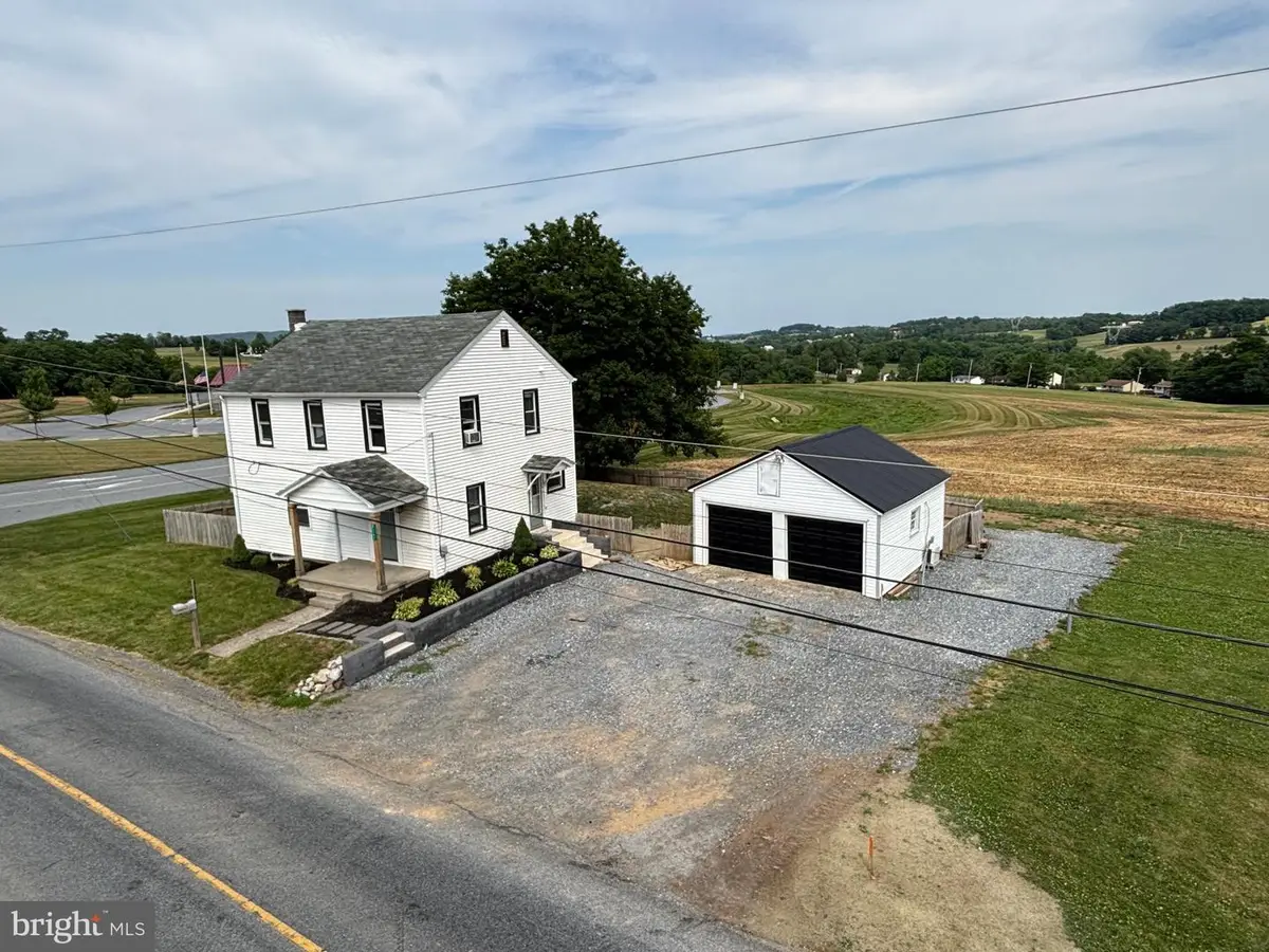 2161 Meadow View Rd, Manheim, PA 17545 - #1