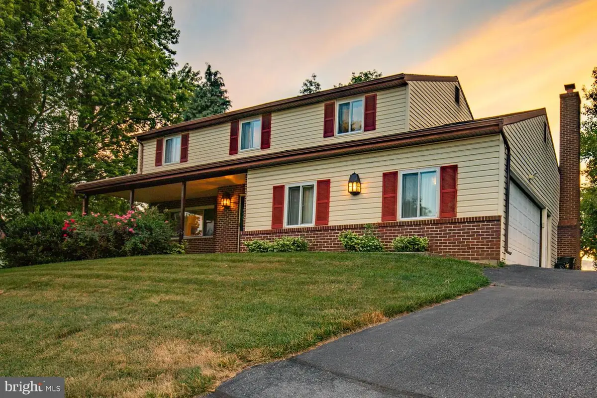 6121 Geneva Dr, East Petersburg, PA 17520 - #1