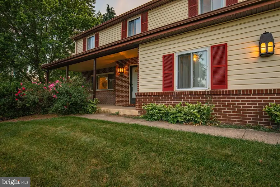 6121 Geneva Dr, East Petersburg, PA 17520 - #3
