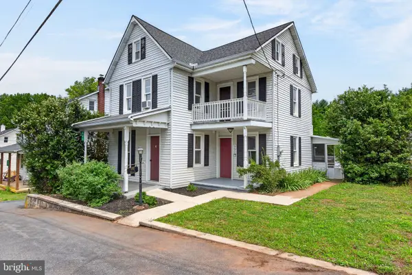 990 Maple St, LITITZ, PA 17543