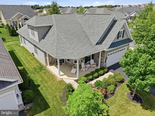 1063 Presidents Dr, LITITZ, PA 17543