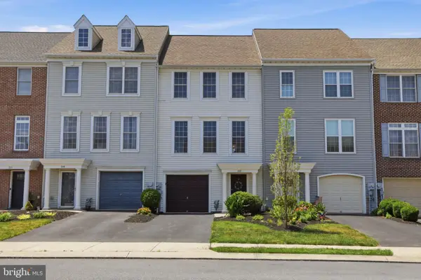 207 Lakeside Xing, MOUNT JOY, PA 17552
