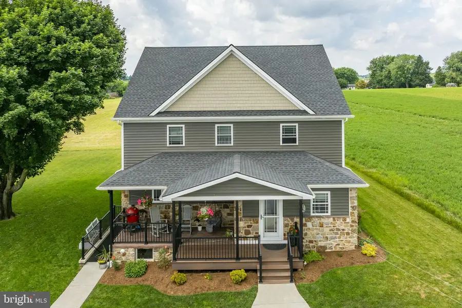 346 Lynwood Rd, Bird In Hand, PA 17505 - #2
