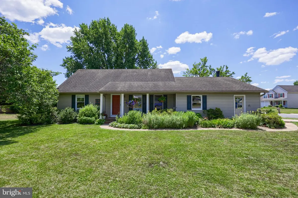 2202 Hershey Ave, East Petersburg, PA 17520 - #1