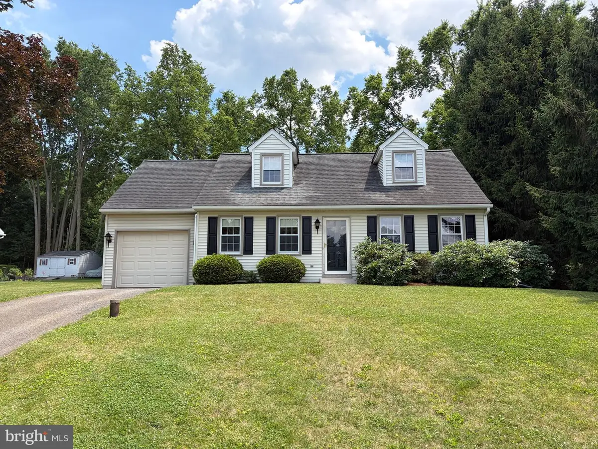 303 Parkwood Dr, Lancaster, PA 17603 - #1
