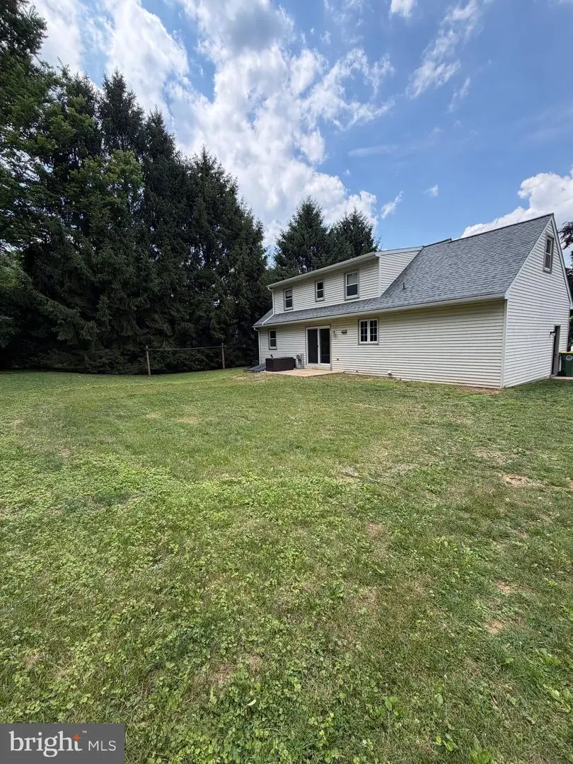 303 Parkwood Dr, Lancaster, PA 17603 - #3