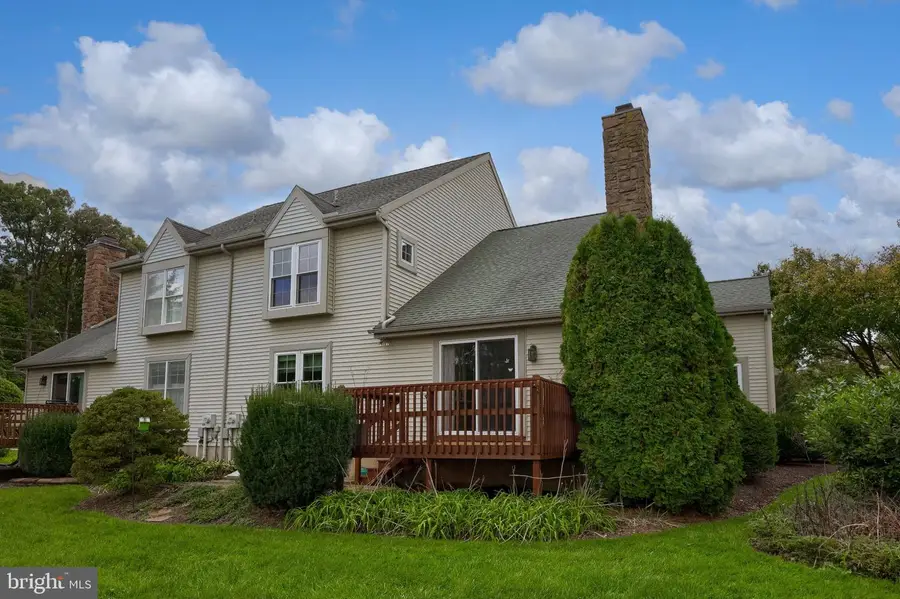1274 Crestview Dr, Denver, PA 17517 - #2