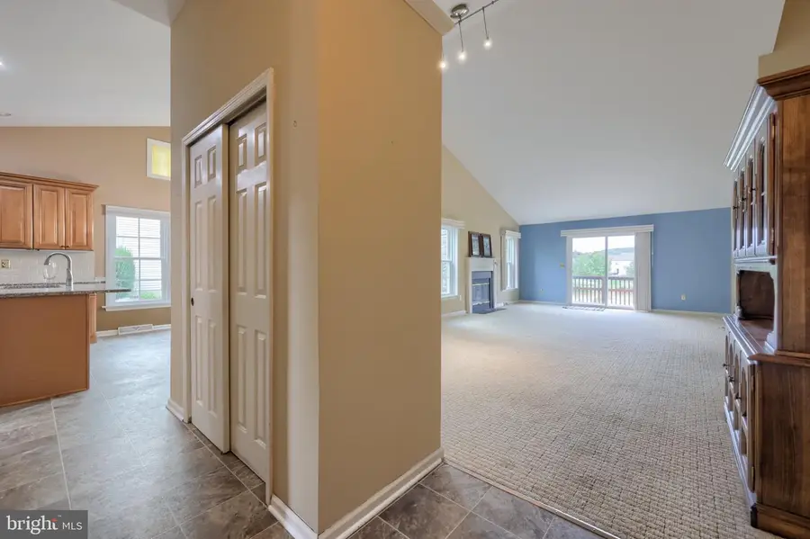 1274 Crestview Dr, Denver, PA 17517 - #3