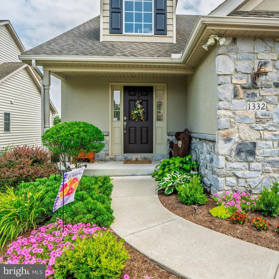 1332 Willow Creek Dr, Mount Joy, PA 17552 - #3