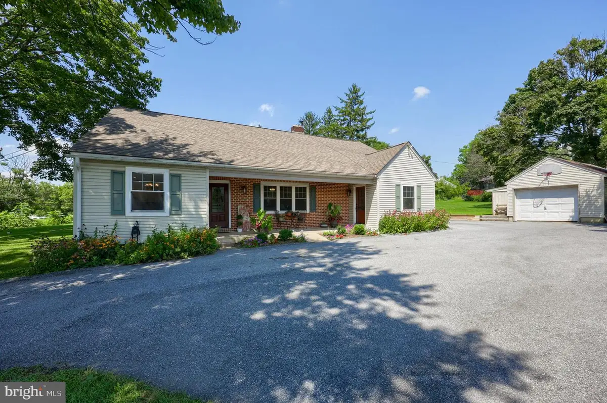 809 Furnace Hills Pike, Lititz, PA 17543 - #1