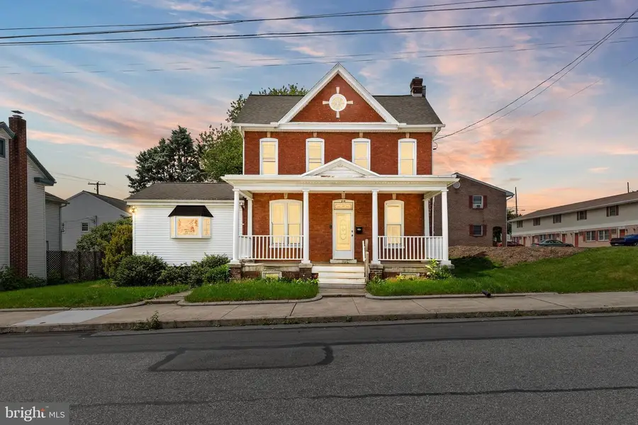 214 N Hanover St, Elizabethtown, PA 17022 - #2
