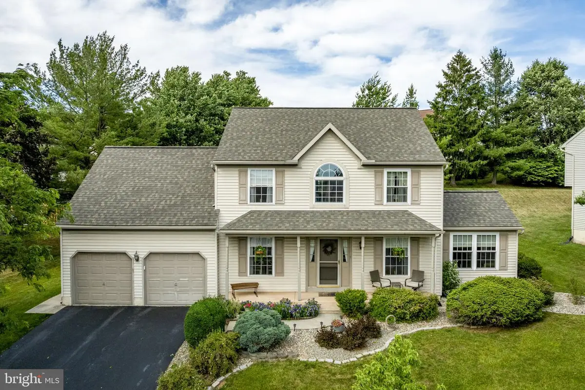 213 Willow Dr, Denver, PA 17517 - #1