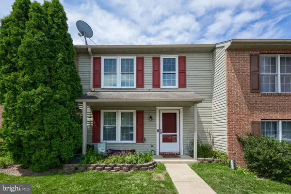 38 Battens Cir, LEOLA, PA 17540