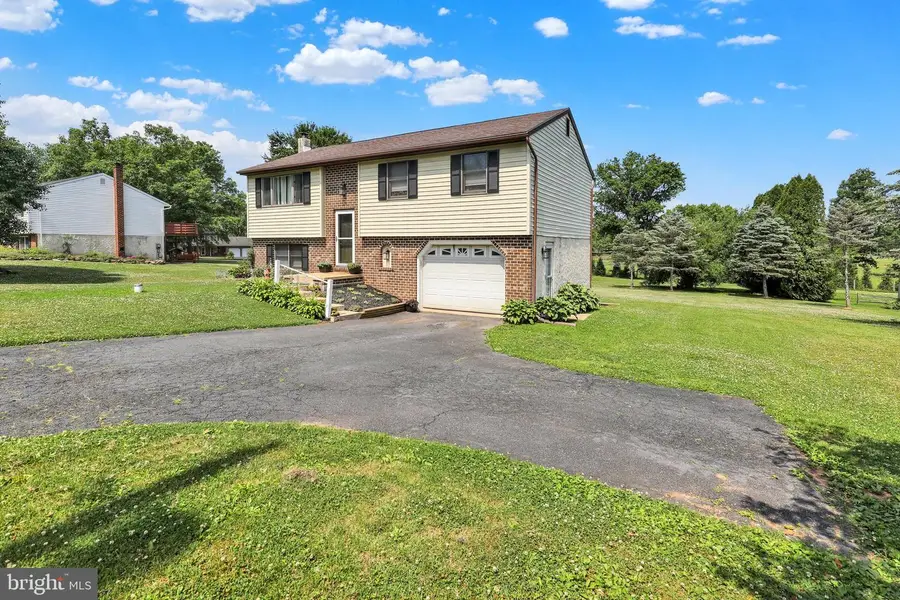 220 Pleasant Valley Rd, East Earl, PA 17519 - #3