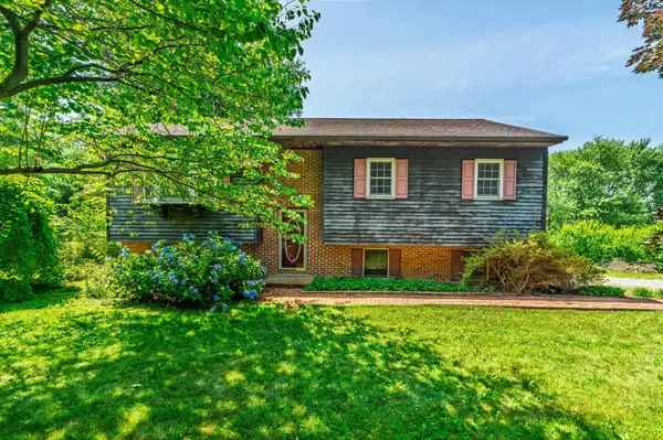 12 Buck Heights Rd, HOLTWOOD, PA 17532