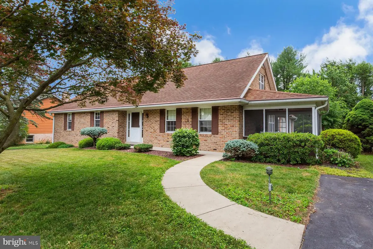 743 Barrholly Dr, Lancaster, PA 17603 - #1