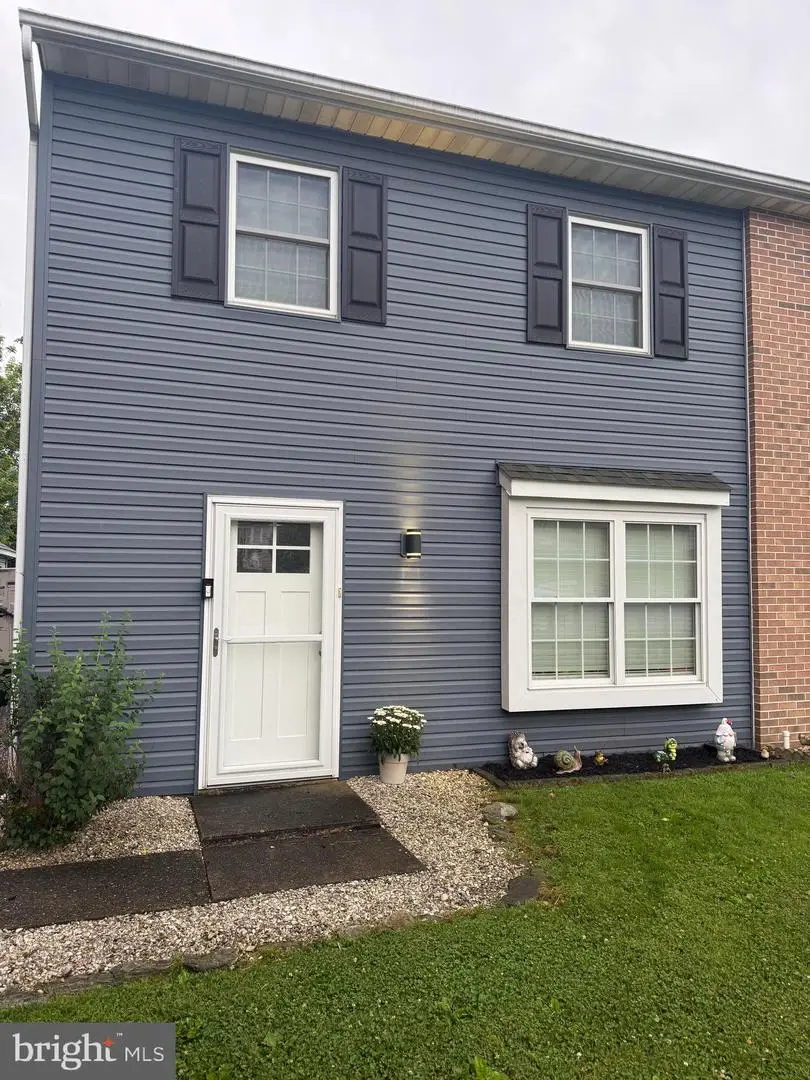 620 Bernhard Ave, Mount Joy, PA 17552 - #1
