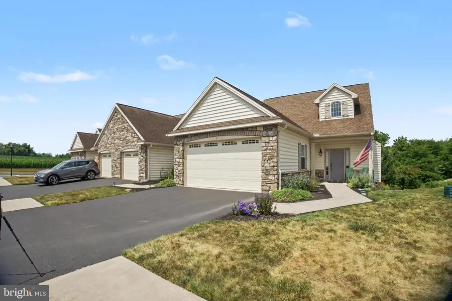 8 Arrow Head Dr, Elizabethtown, PA 17022 - #2