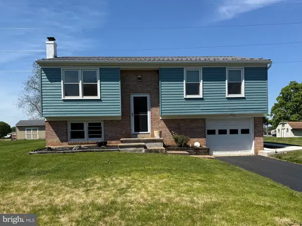 1061 Stellar Dr, MOUNT JOY, PA 17552