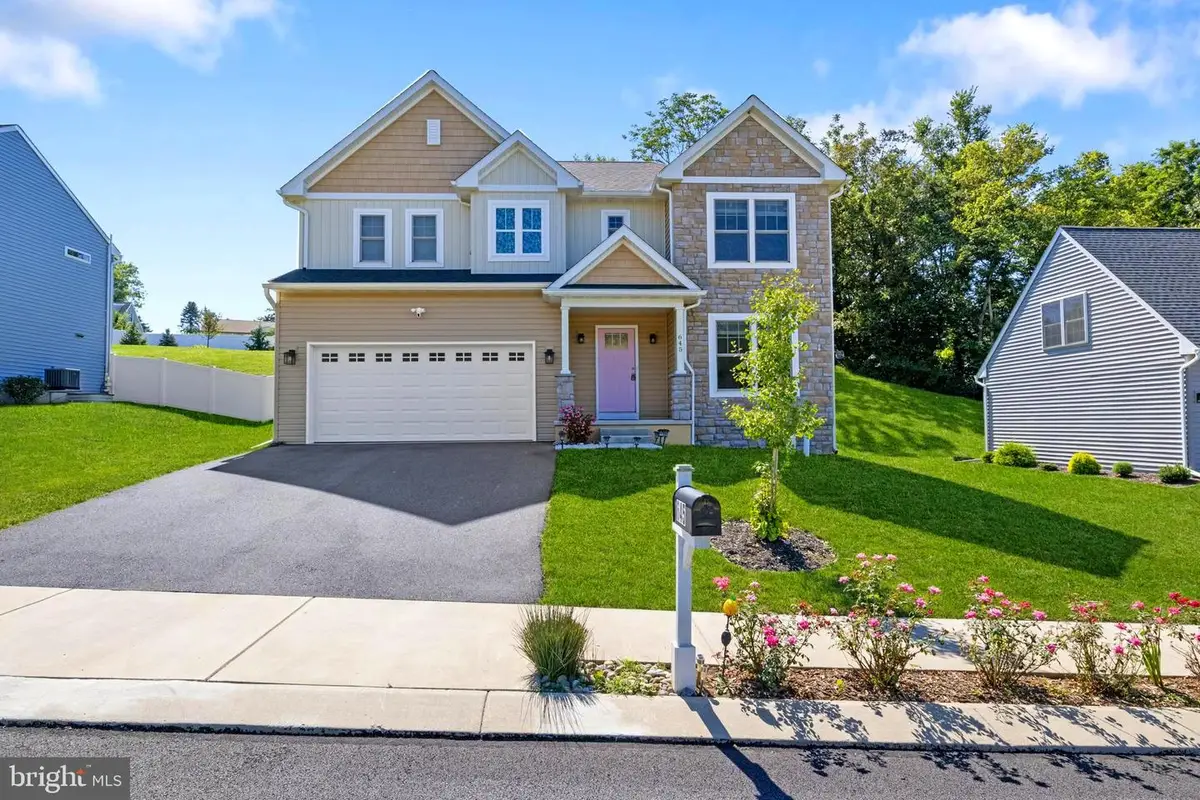 645 N Pier Dr, Lancaster, PA 17603 - #1