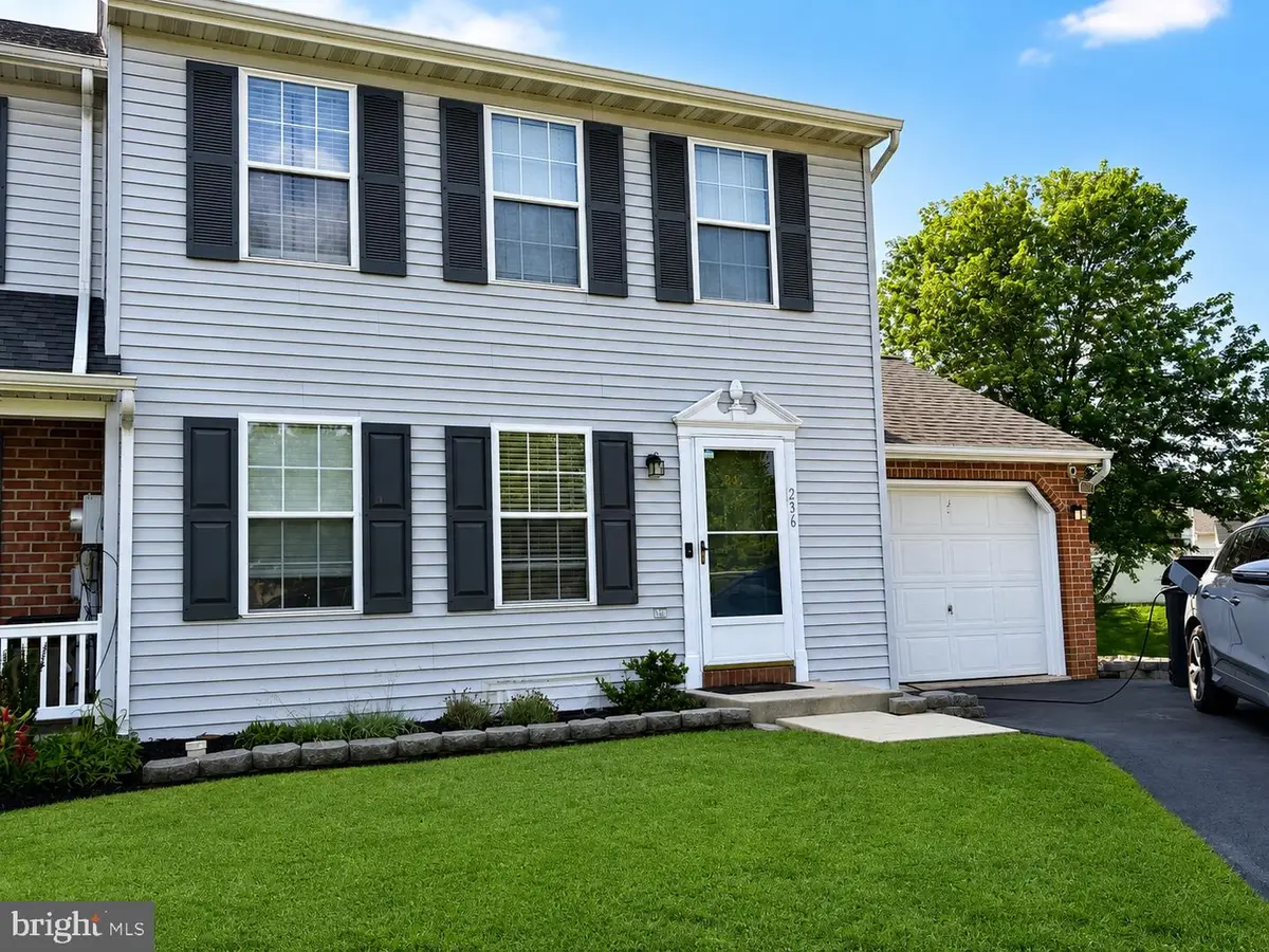 236 Chelmsford Dr, Marietta, PA 17547 - #1